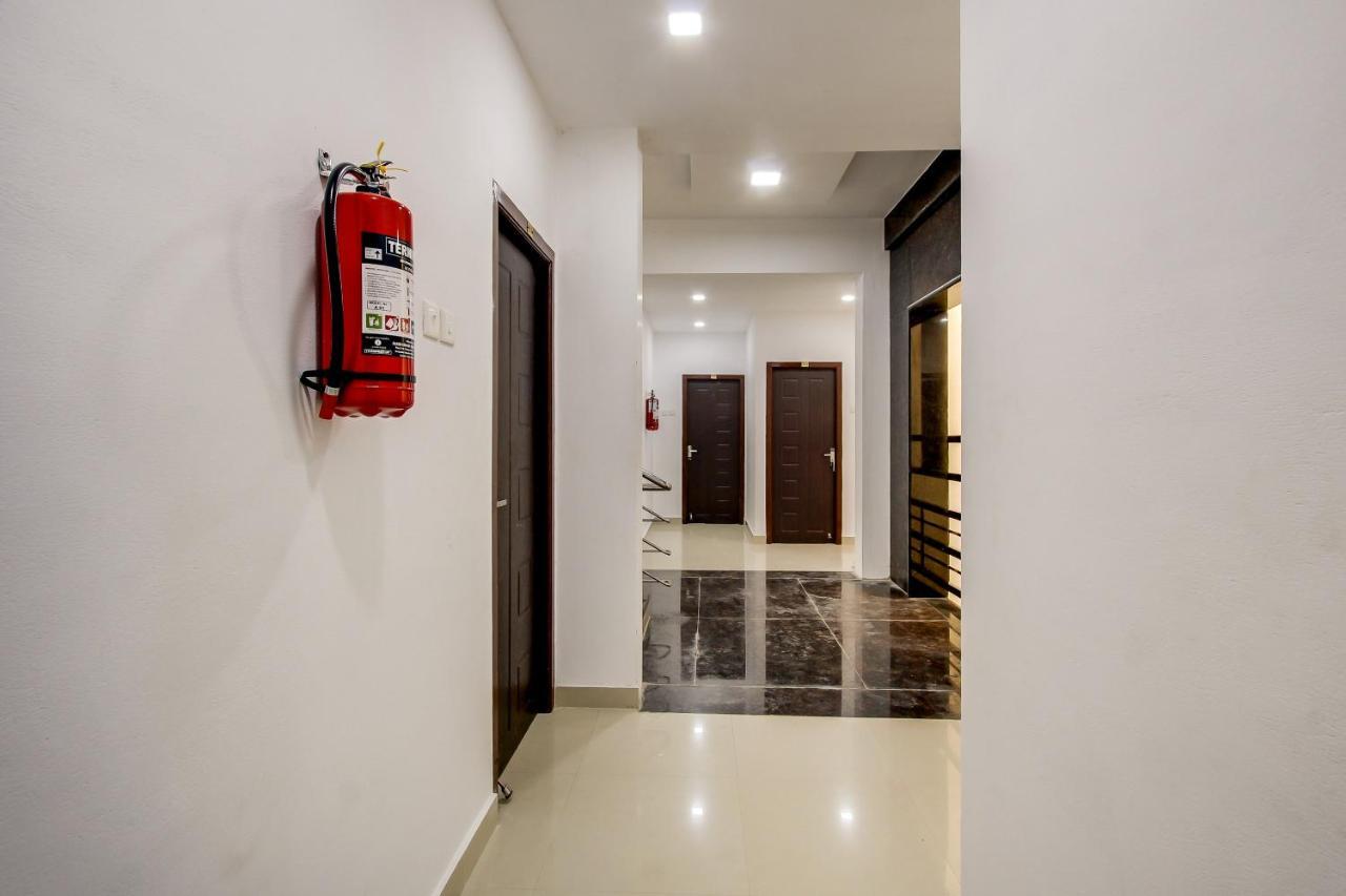 Oyo 69625 Mayuraa Residency Hotel Kumbakonam Exterior foto