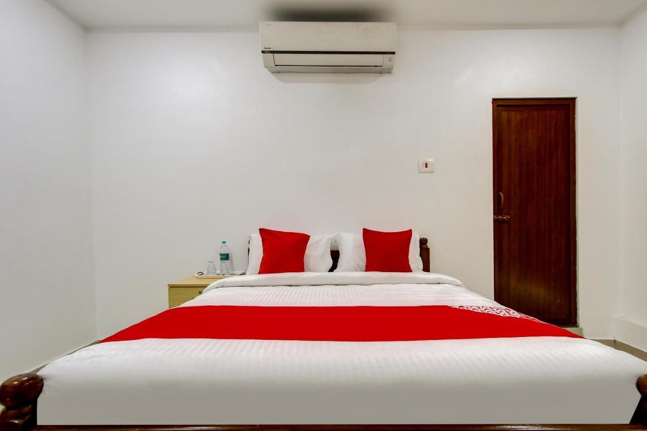 Oyo 69625 Mayuraa Residency Hotel Kumbakonam Exterior foto