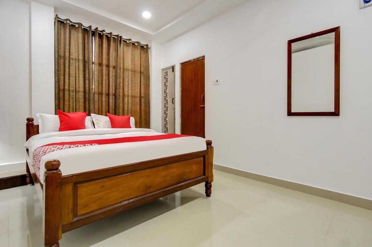 Oyo 69625 Mayuraa Residency Hotel Kumbakonam Exterior foto